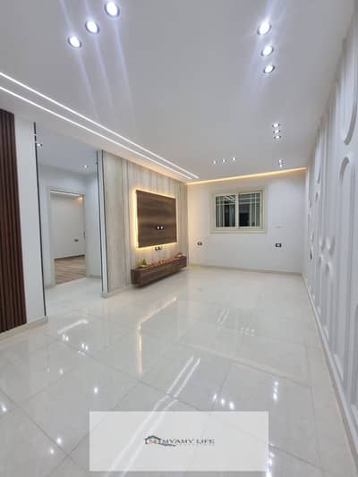 You will take it to the gate, and the Fayoum road is for luxury residence lovers, 100 meters, high luxury, floor 4