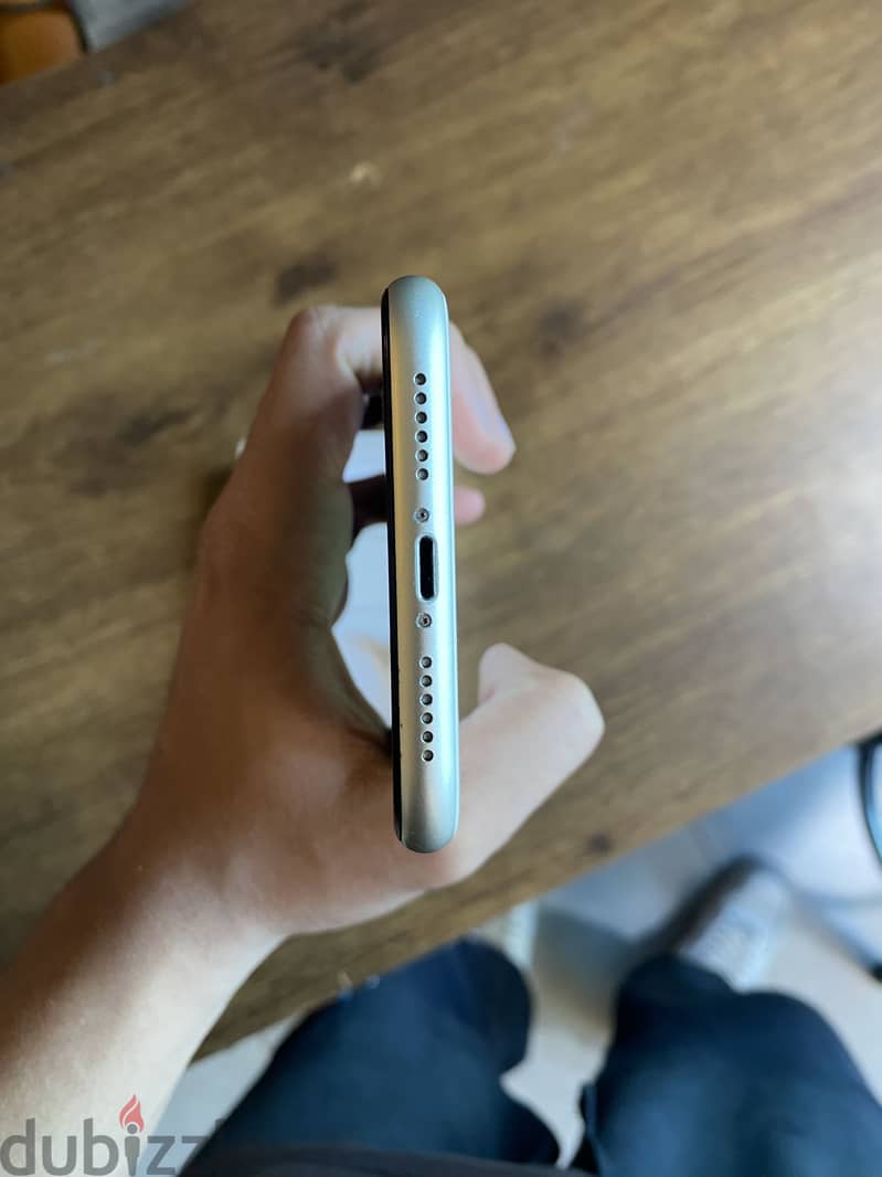 Apple - iPhone 11 6