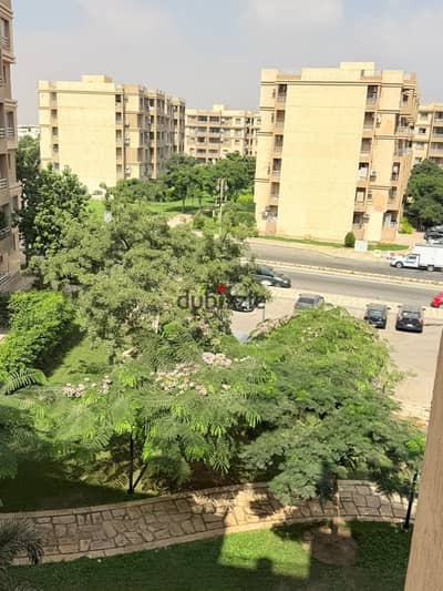 #For sale, an apartment with an area of 103 meters in B6, fully finished on the third floor with a hotel decoration, overlooking a narrow garden and a main street, close to services and South Park #For sale, an apartment with an area of 103 meters in B6, fully finished on the third floor with a hotel decoration, overlooking a narrow garden and a main street, close to services and South Park