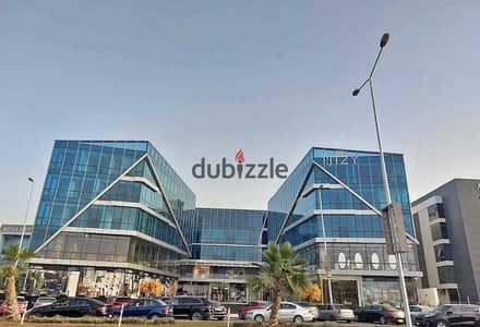 The last store in Ritzy Mall, immediate receipt on the facade, completely finished