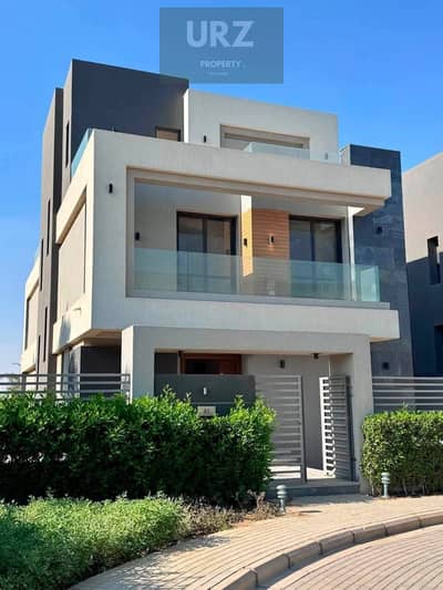 A great opportunity! A luxurious 5-bedroom villa for sale at the best price in Patio Compound ( Prime location next to AUC and Mivida ) A great opportunity! A luxurious 5-bedroom villa for sale at the best price in Patio Compound ( Prime location next to AUC and Mivida )