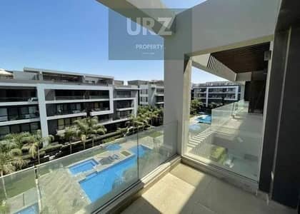 At the first offering price directly on the 90th Street from La Vista a luxurious apartment with a view of Central Park, a distinguished location