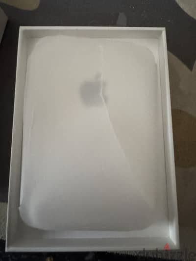 Apple iphone battery pack powerbank 5000 mAH magsafe ابل ايفون