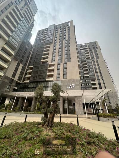 Receive your 246m² unit immediately in the Ion Towers Marakz in Sheikh Zayed, fully finished, next to Mall of Arabia.