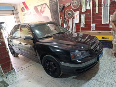 هيونداي افانتي 2000