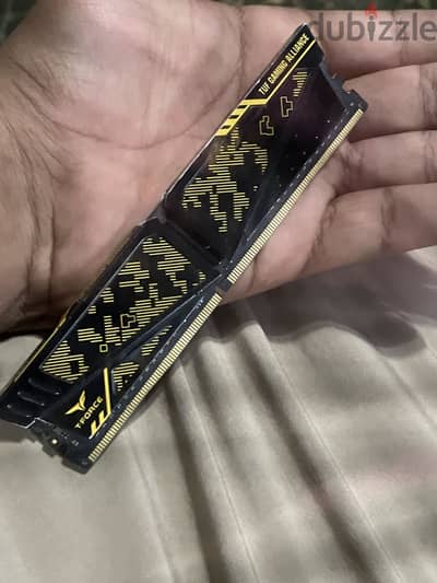 Ram 8 ddr4  3000 التردد