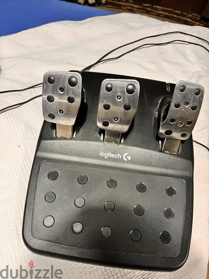 G29 sim wheel. (Brand new) 1