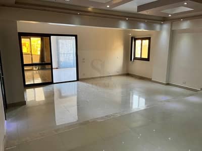 Apartment in Al-Yasmeen 3 Villas 225 meters fully finished ultra super lux at a bargain price dangerous location