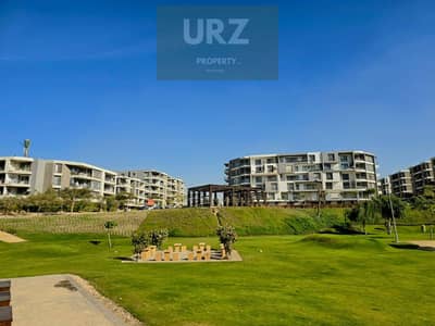 Investment and residential opportunity 3-bedroom apartment for sale with an open view of the golf courses in a prime location in Golf Town Investment and residential opportunity 3-bedroom apartment for sale with an open view of the golf courses in a prime location in Golf Town