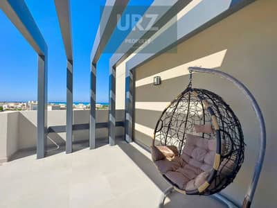 شاليه غرفتين شايف البحر من جميع الغرف مع روف و مدخل خاص  كامل التشطيب High End بالتكيفات فى Cali Coast أفضل موقع براس الحكمه الساحل الشمالى