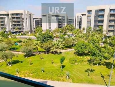 شقه 3 غرف بفيو على pool للبيع موقع حيوى فيو أمامى بحرى بالكامل دقايق من التجمع الخامس و مدينتي بالقرب ماونتن فيو اى سيتي