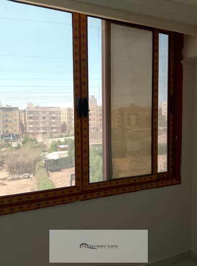 للايجار 140م واجهة كاملة العدادات شارع رئيسي