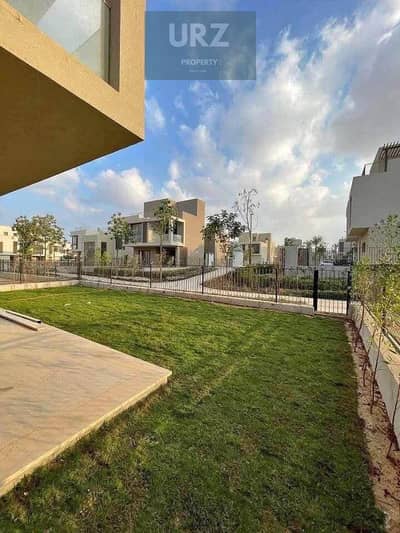 Double View Villa with Landscape and Lake An opportunity for living and investment in a prime location minutes from Palm Hills and Mountain View