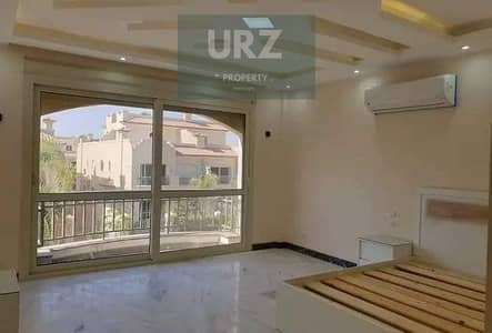 فيلا تاون هاوس كورنر بخصم 50 % من سعرها في افضل مرحلة امام بوابات الشروق بجوار مدينتي علي طريق السويس في سراي