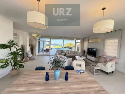 عاين الان في الساحل فيلا استاندالون  fully seaview علي البحر مجهزة بالكامل مع بخصم 30 % من سعرها و الباقي اقساط بالقرب من سي شيل جون مراسي للبيع
