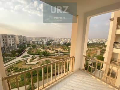 2-bedroom apartment for sale in Hyde Park New Cairo with Center Park view. Prime location near Middle Ring Road ORA & Zed East. Installments or dis