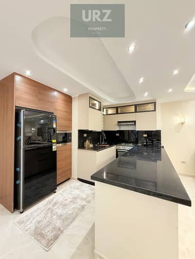 3-bedroom apartment with nanny room in a prime location in New Cairo Tagamoa 6 at early phase price with installments minutes from Hyde Park Zed E