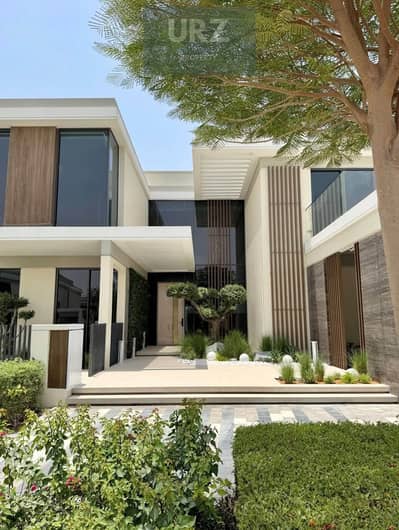 فيلا استاندالون متشطبة مع private pool بالتقسيط علي 15 سنة وبخصم مميز مع فيو مفتوح علي lake علي طريق السويس امام مدينتي وبالقرب من لافيستا
