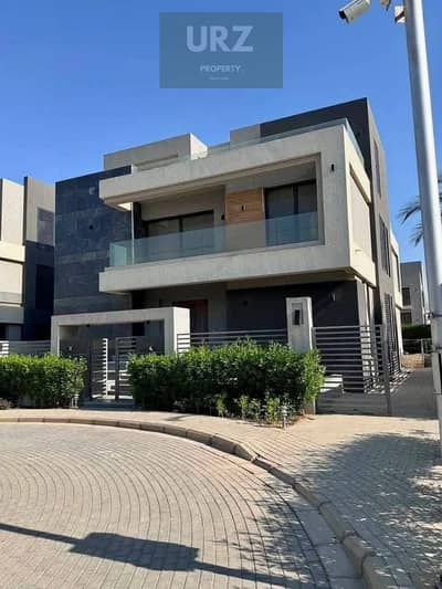 Twin House at the price of the first offer in corner phase one, and installment over 8 years, a project of villas only minutes from AUC, Fifth Settlement, Al Ahly Club, and Teseen Street