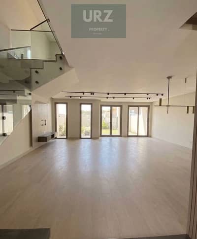 Stunning view book your villa 12 years easy installments project connecting Fifth Settlement Mostakbal City next Privado Madinaty mins Hyde Park