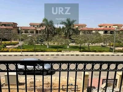 فيلا 3 أدوار اول صف للاجون للبيع بخصم كبير بالقرب من سباين مدينتي كومبوند بتر فلاى على محور الامل و طريق السويس مدينة المستقبل دقايق من سراي و ات ايست