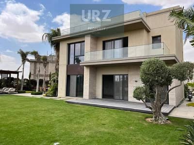 للبيع S villa اقساط 12 سنة prime location او بخصم علي محور الامل في بترفلاي المستقبل سيتي بالقرب من ماونتن اليفا وميفيدا جاردنز و هاب تاون و مدينتي