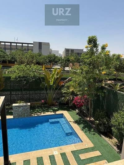 اخر فيلا مميزة استاندالون 5 غرف بحري مع private pool و تقسيط 12 سنة علي طريق السويس بجوار مدينتي للبيع في المستقبل سيتي بالقرب من ماونتن فيو  بلومفيدز