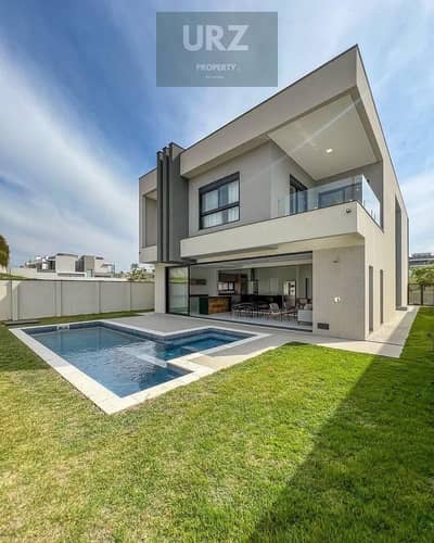 Standalone villa with pool and 3 floors for sale in Mostakbal City directly on Suez Road near SODIC Mivida Sérai and Madinaty with 12 year installment