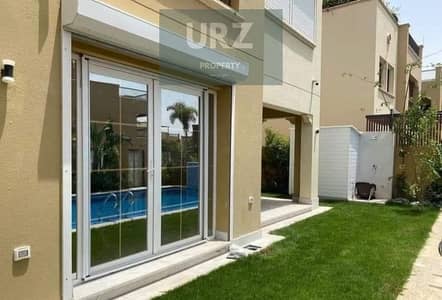 اميز فيلا 3 طوابق+ pool للبيع 12 سنة تقسيط و بخصم 50% برايم لوكيشين  طريق السويس في القاهرة الجديدة  بجوار مدينتي