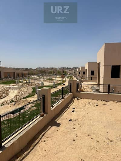 4-bedroom villa in Sarai with direct lake view in a villas-only phase. Prime Suez Road location near New Cairo, Mountain View, Hyde Park & Butterfly