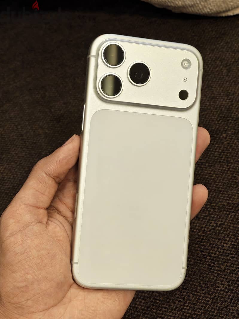 Apple - iPhone 17 Pro Max 1