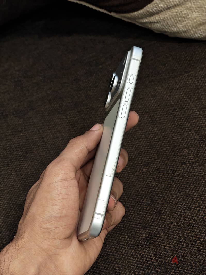 Apple - iPhone 17 Pro Max 3