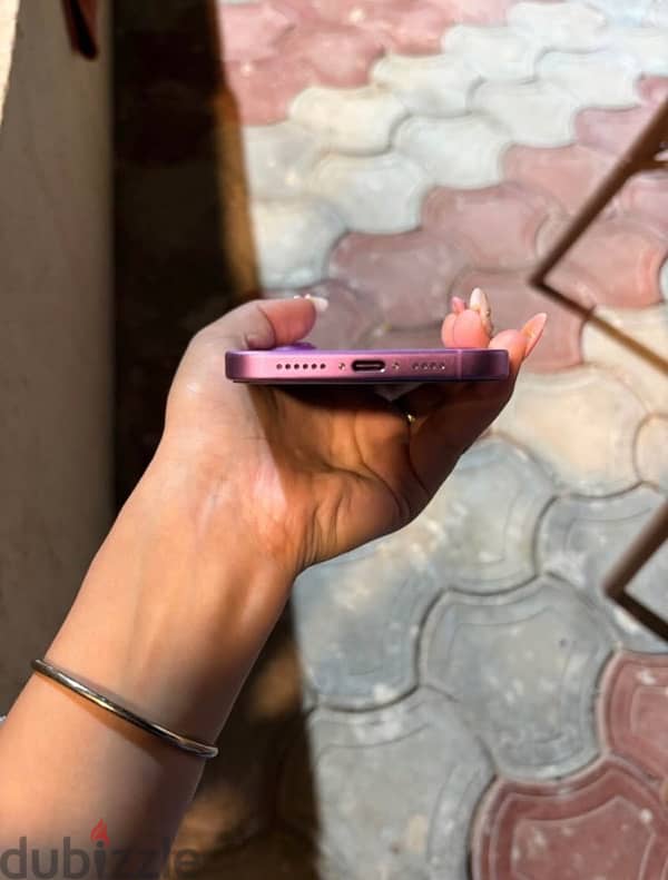 iPhone 16 3