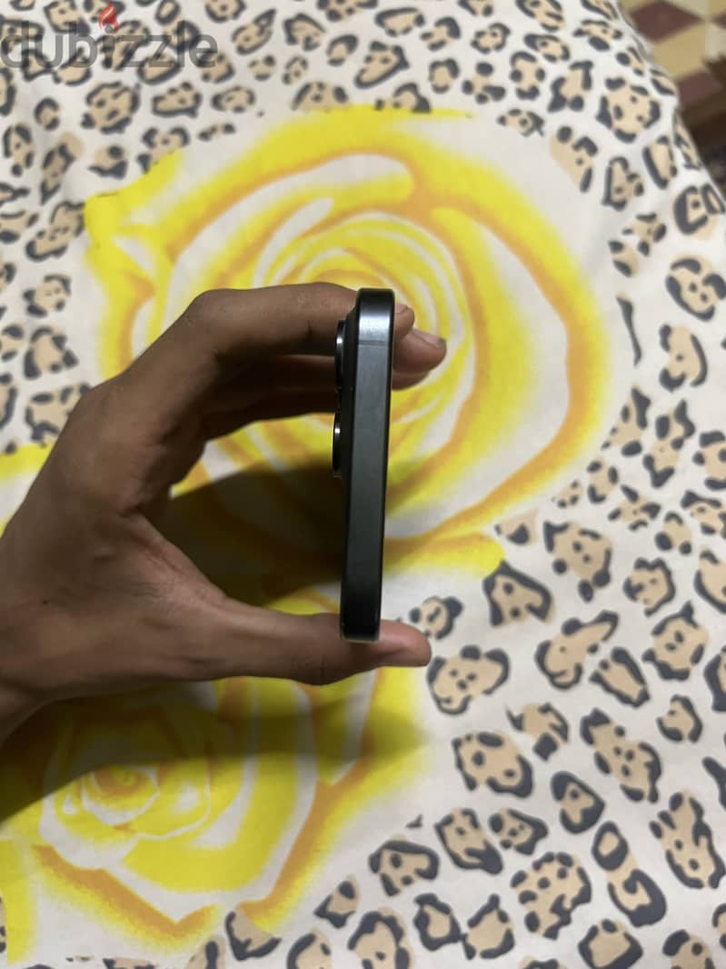 Apple - iPhone 15 Pro Max 3