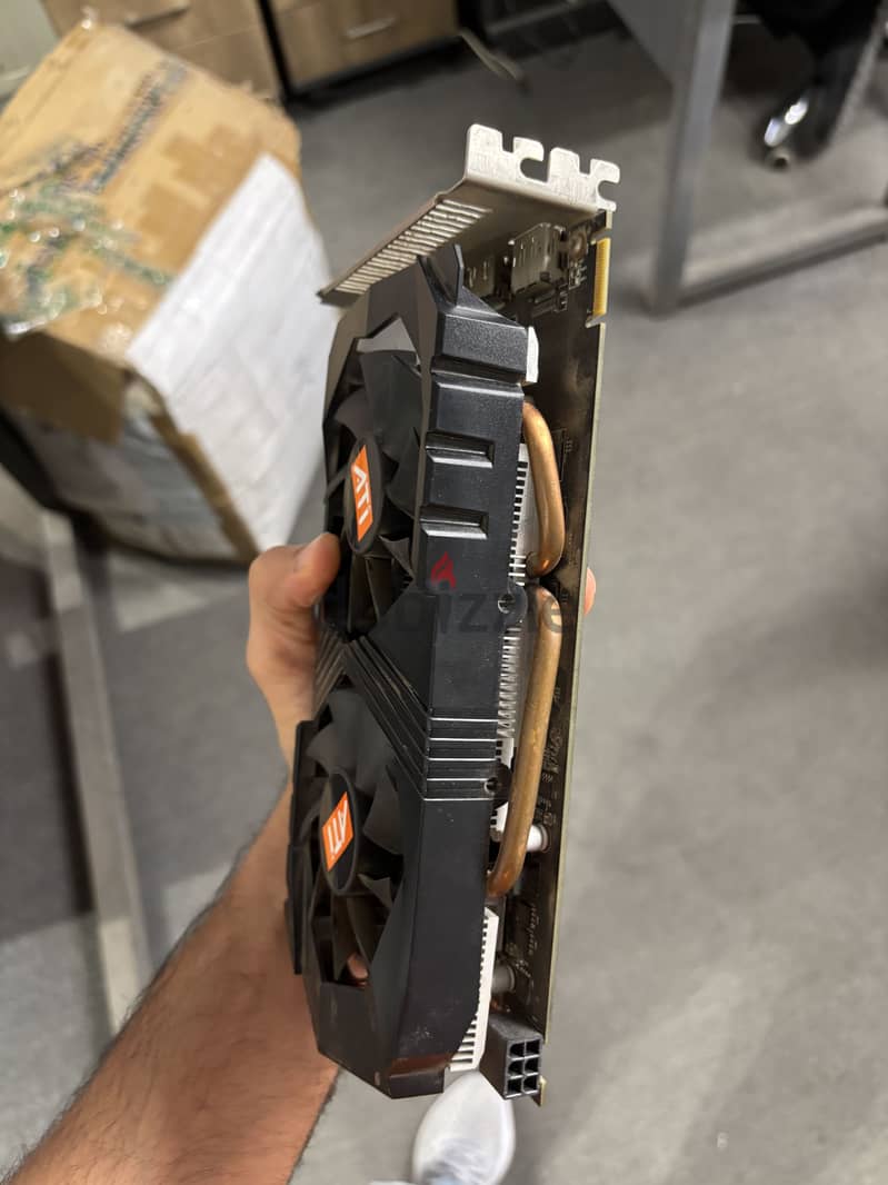 AMD R9 370 4GB GDDR5 256-bit 2
