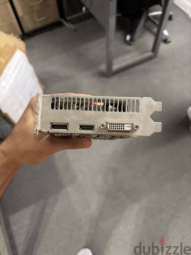 AMD R9 370 4GB GDDR5 256-bit 3