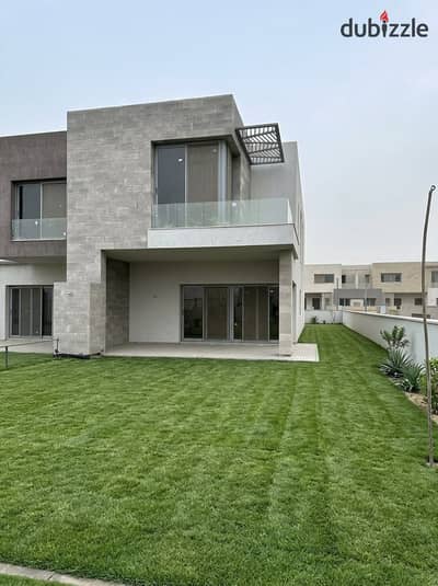 Townhouse ready to move in Hadaba next to pyramids hills