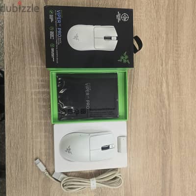 razer viper v3 pro like new 3 months