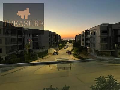 Apartment with garden  in Galleria Moon Valley