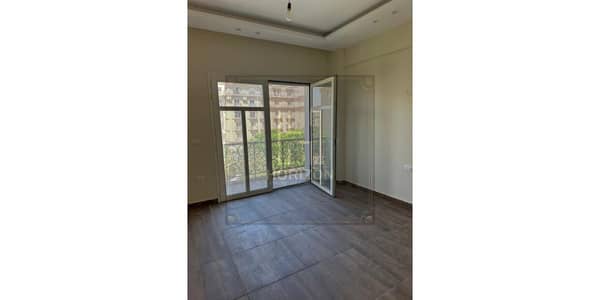 Best price Apartment with kitchen + acs 2rooms rent Compound Hyde Park New Cairo