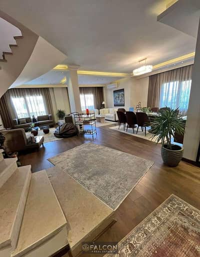 Modern-finish villa for sale in Talala—located next to Sodic East, Madinaty, Sarai, and El Shorouk—featuring a 15-year installment plan and a 64% disc