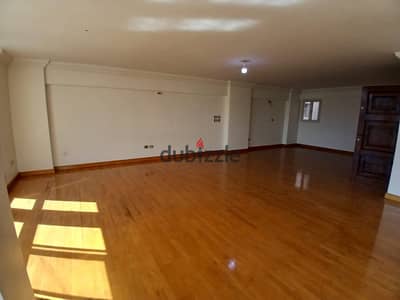 For rent: luxurious residential apartment 220m, second line to the beach + kitchen cabinets