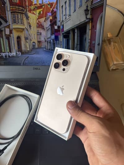 آبل - آيفون 16 برو ماكس