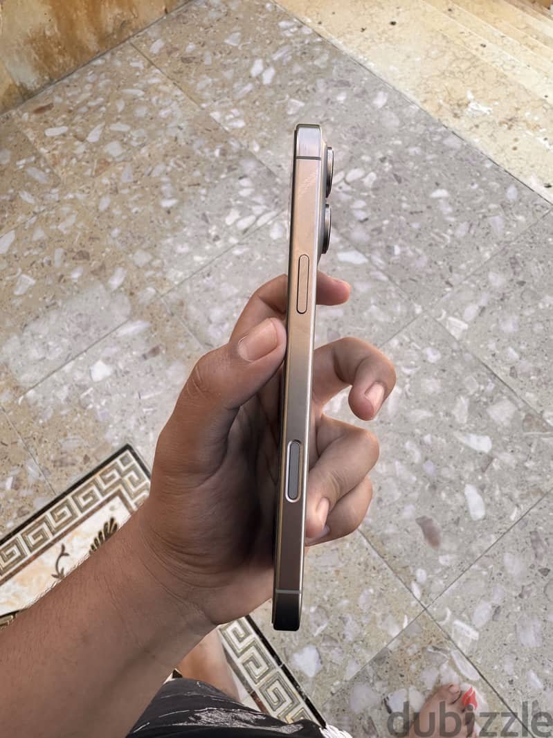 iPhone 16 pro max 6