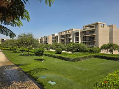 168 sqm resale apartment for sale in Fifth Square (Al Marasem) compound; finished, includes A/C units, and ready for immediate delivery—offered at an
