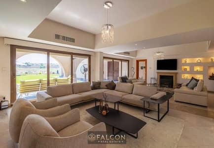 فيلا للبيع Panoramic Golf View + pool خصوصيه 100% 6 غرف city gate بجوار hyde park . mountain view . palm hills . villette sodic . mivida