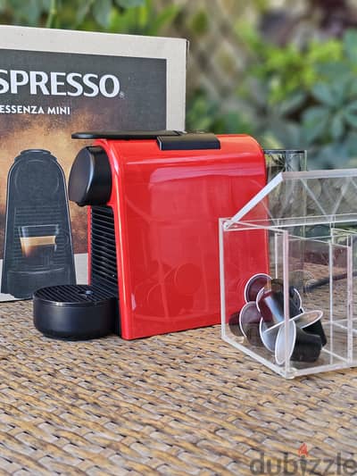 ماكينة قهوة نسبريسو Essenza Mini  + صندوق أكليريك