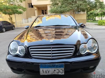مرسيدس بنز سي 180  موديل 2002  حالة جيدة