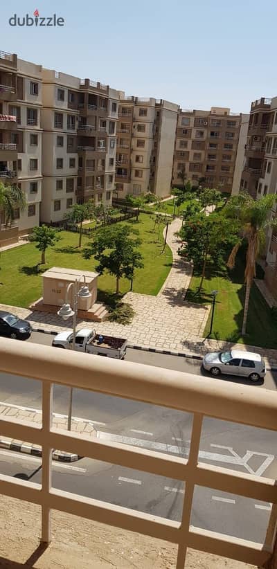 للبيع في مدينتي شقه 89م بي6 طرفيه