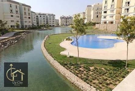 ايفيلا كورنر مفروشه بالكامل ٣ غرف نوم فيو مازيستيك ليك للايجار في كمبوند هايد بارك التجمع الخامس